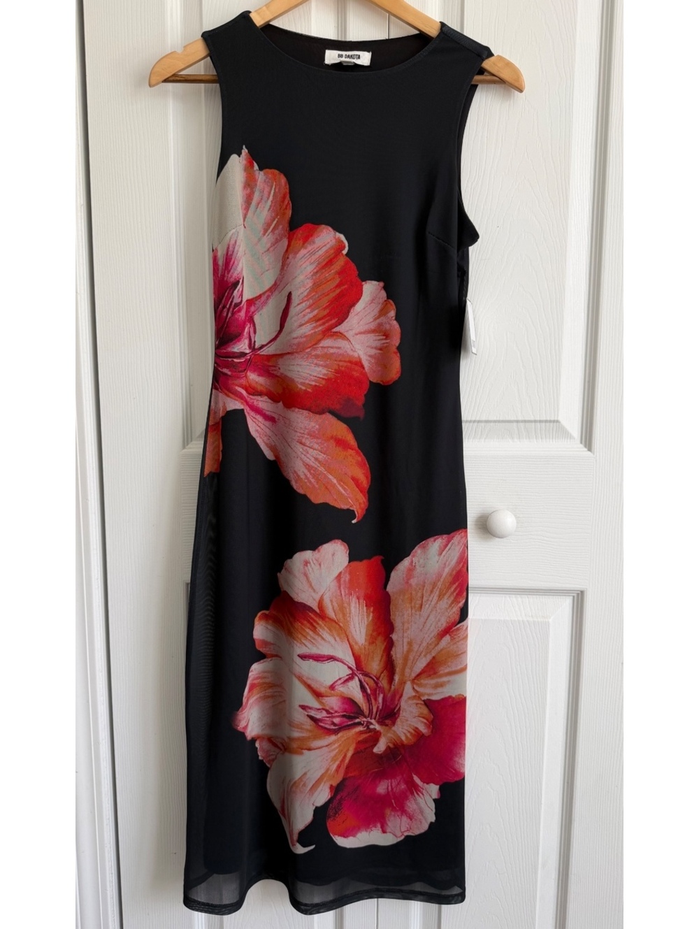BB Dakota Women's Sleeveless Black Dress with Large Floral Print, Size Small